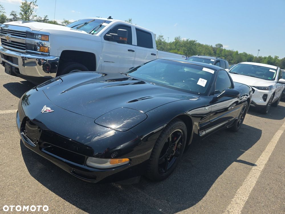 Chevrolet Corvette - 3
