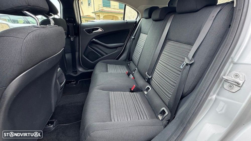 Mercedes-Benz A 180 CDI BlueEFFICIENCY - 12