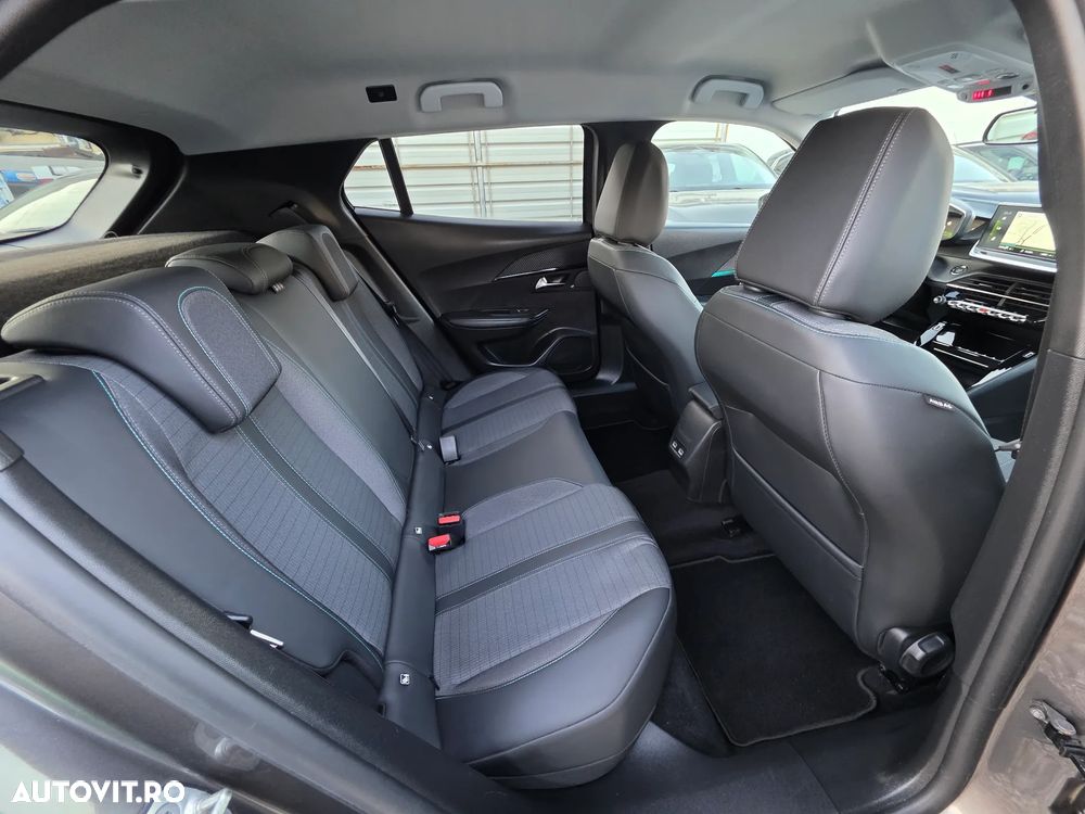 Peugeot 2008 PureTech 130 EAT8 GT - 18