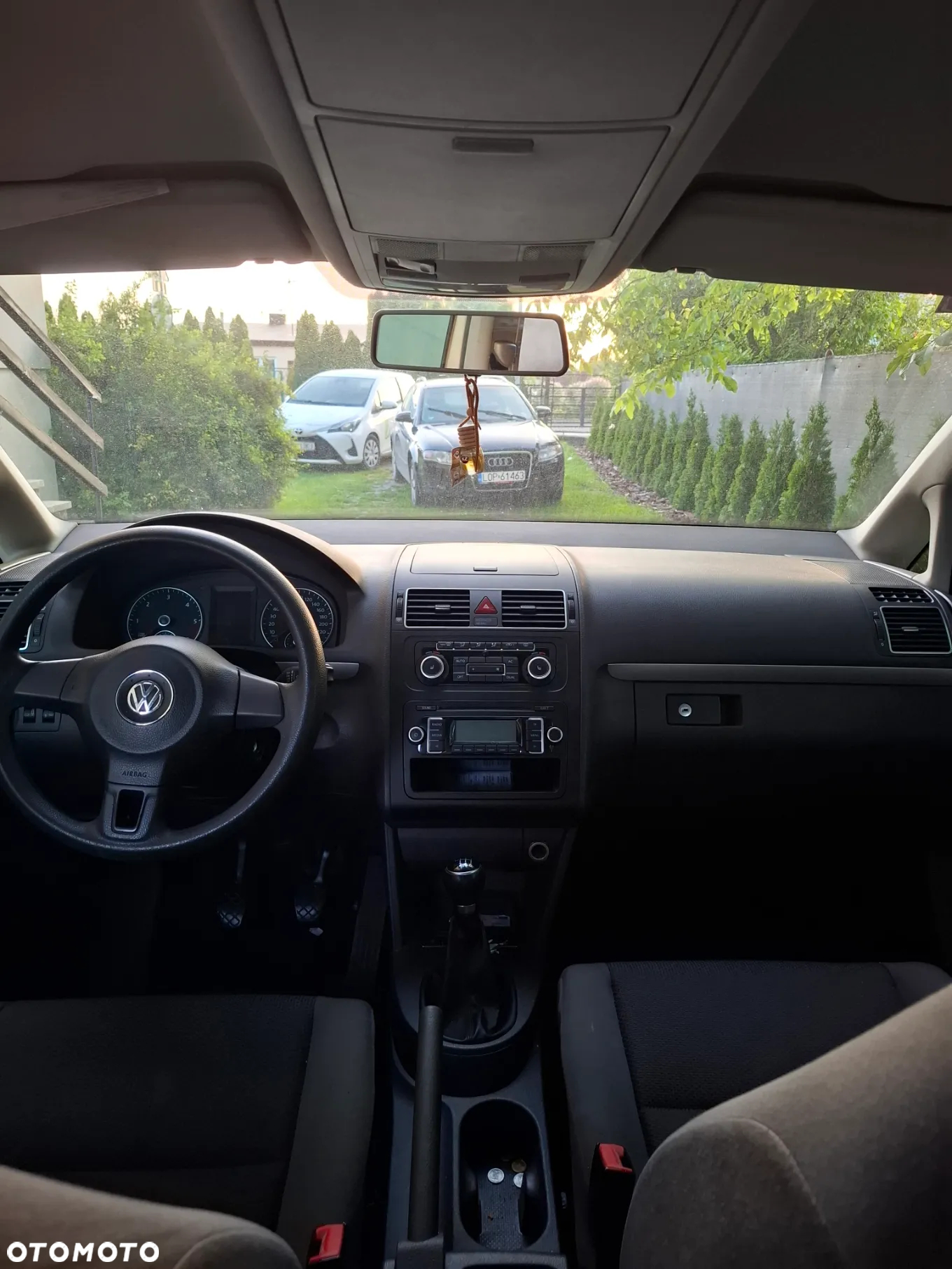 Volkswagen Touran - 11