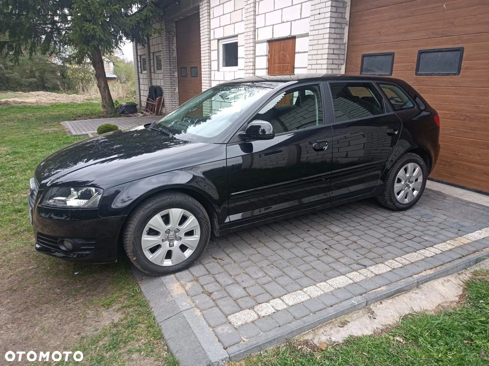 Audi A3 Sportback 1.6 TDI DPF Ambiente - 16