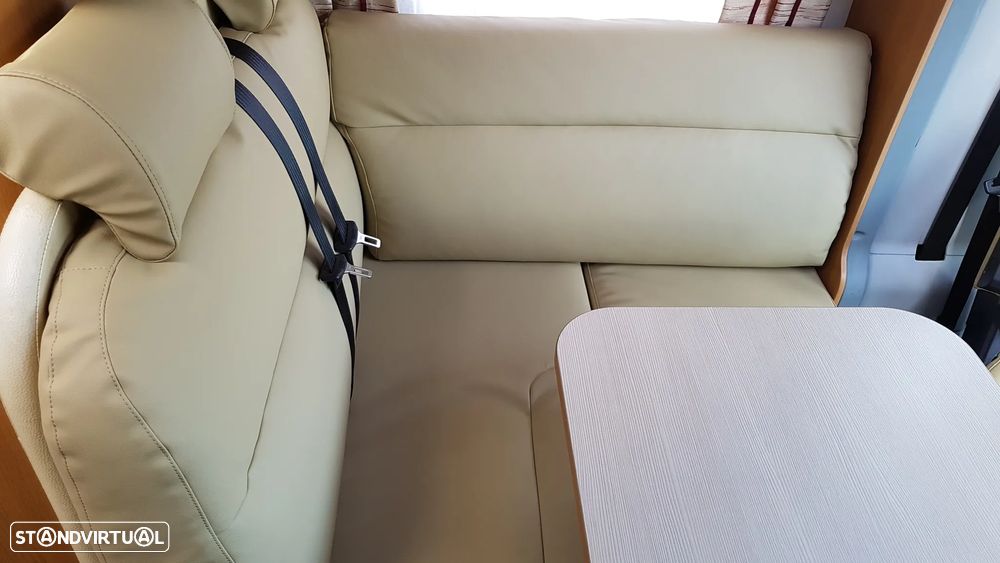 Burstner Nexxo T 687 Cama Central - 10