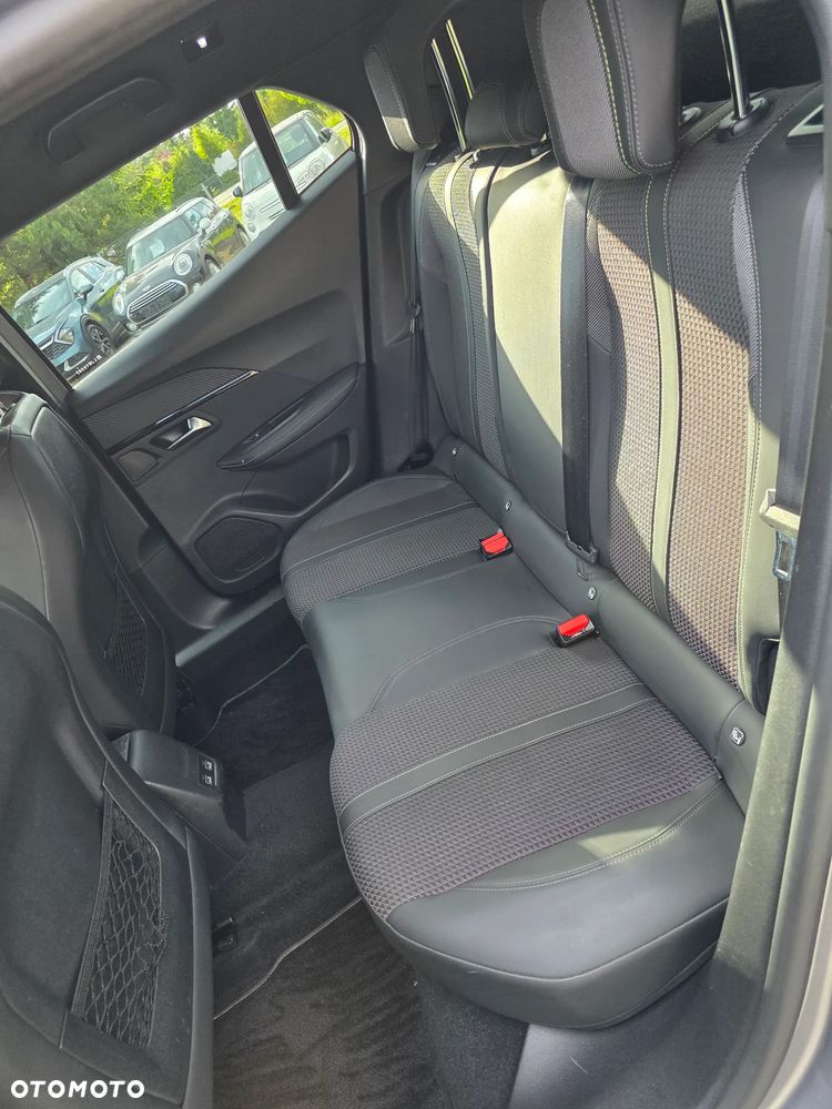 Peugeot 2008 1.5 BlueHDi GT Line S&S EAT8 - 34