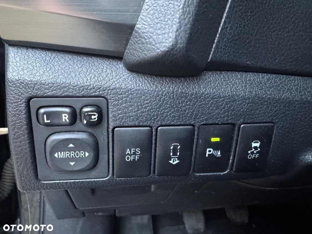 Toyota Auris 1.6 Premium + - 26