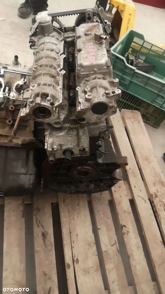 SILNIK SŁUPEK BLOK SILNIKA F5RA700 F4K RENAULT LAGUNA II 2.0 16V - 4