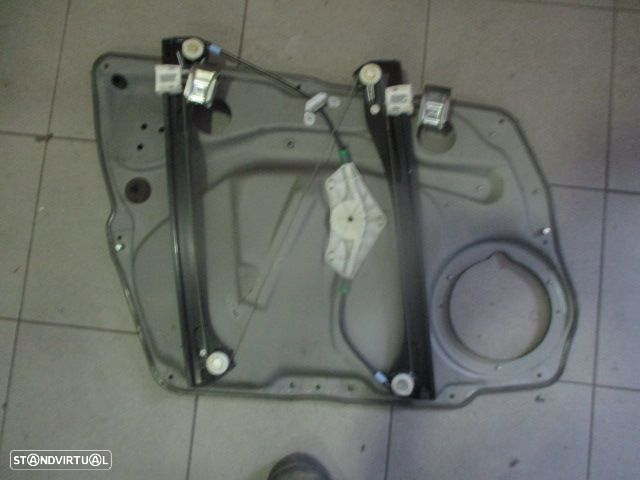 Elevador Sem Motor A1697203079 MERCEDES W245 2007 5P FD - 3
