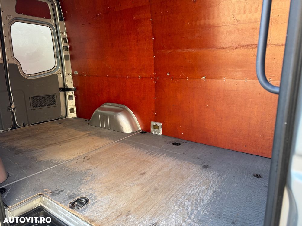 Mercedes-Benz Sprinter - 9