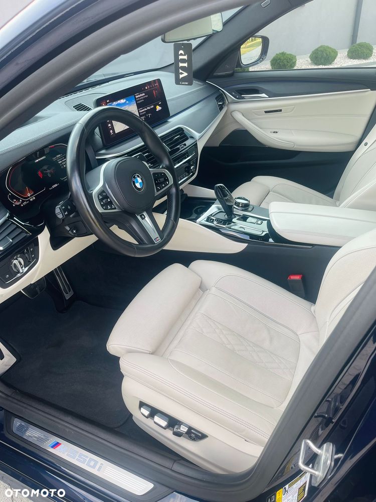 BMW Seria 5 M550i xDrive sport - 6