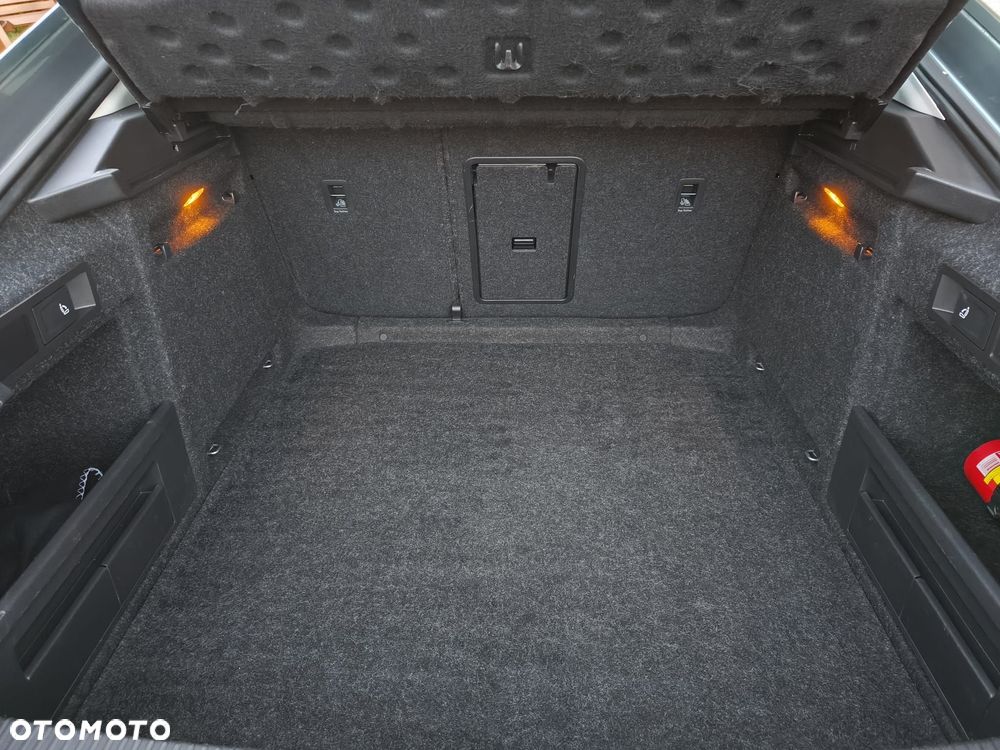 Skoda Superb 2.0 TDI Ambition DSG - 11