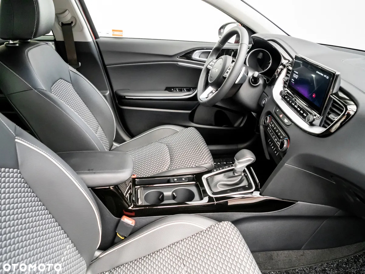 Kia Ceed 1.5 T-GDI Tribute DCT - 16