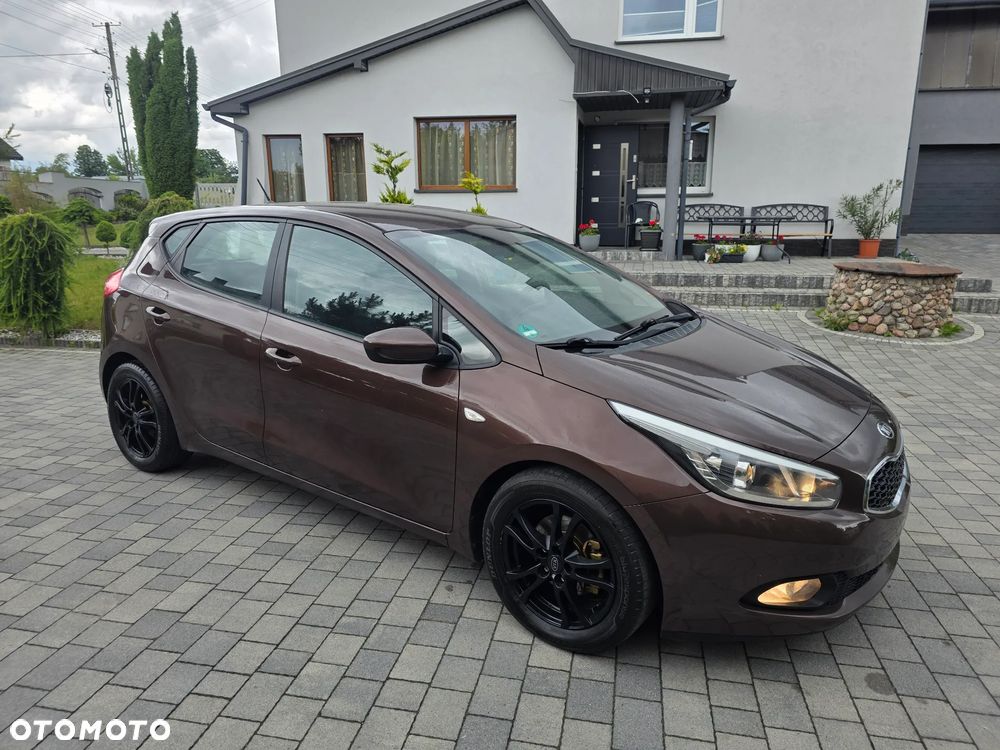 Kia Ceed 1.6 GDI Dream-Team Edition - 29