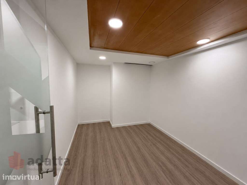 Loja Comercial de 192 m² com Cave e Acessibilidade | Junto à Solum,... - Grande imagem: 3/16