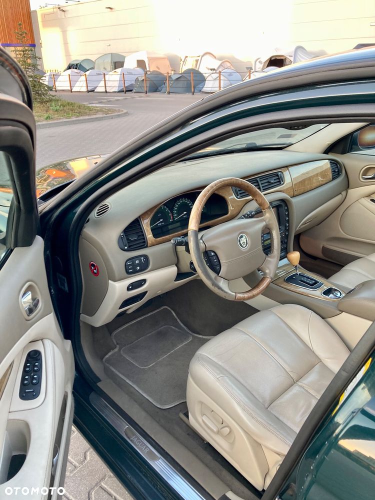 Jaguar S-Type - 11