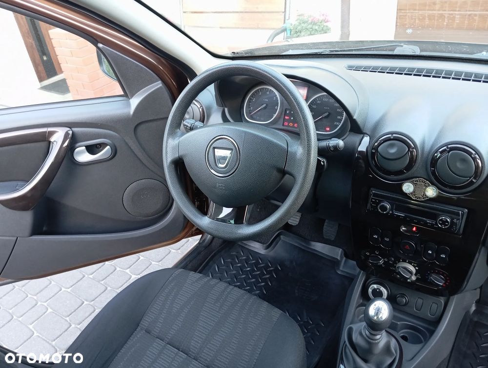 Dacia Duster 1.6 Laureate 4x4 - 6