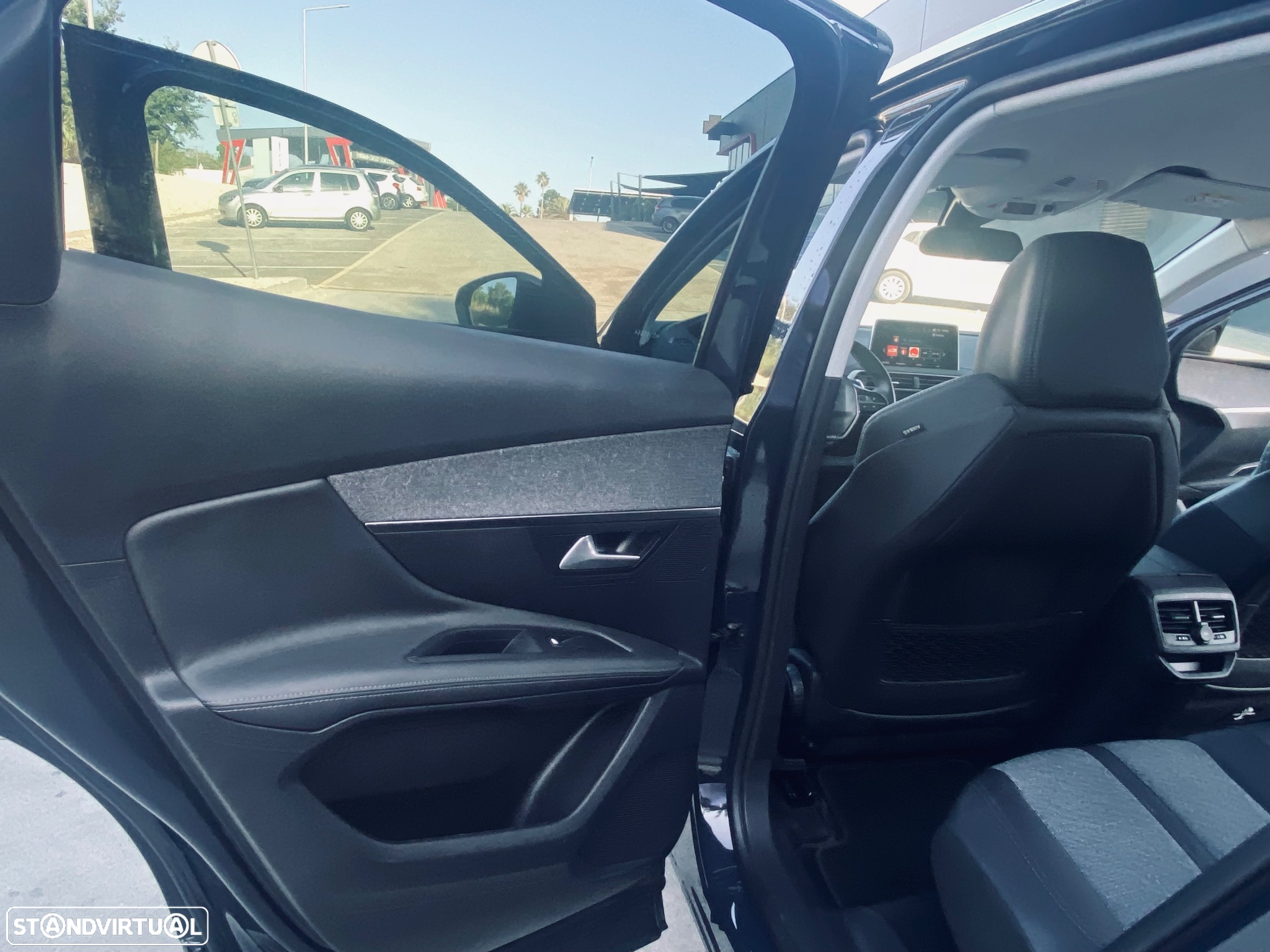 Peugeot 3008 1.2 PureTech Allure Grip Control EAT6 - 27