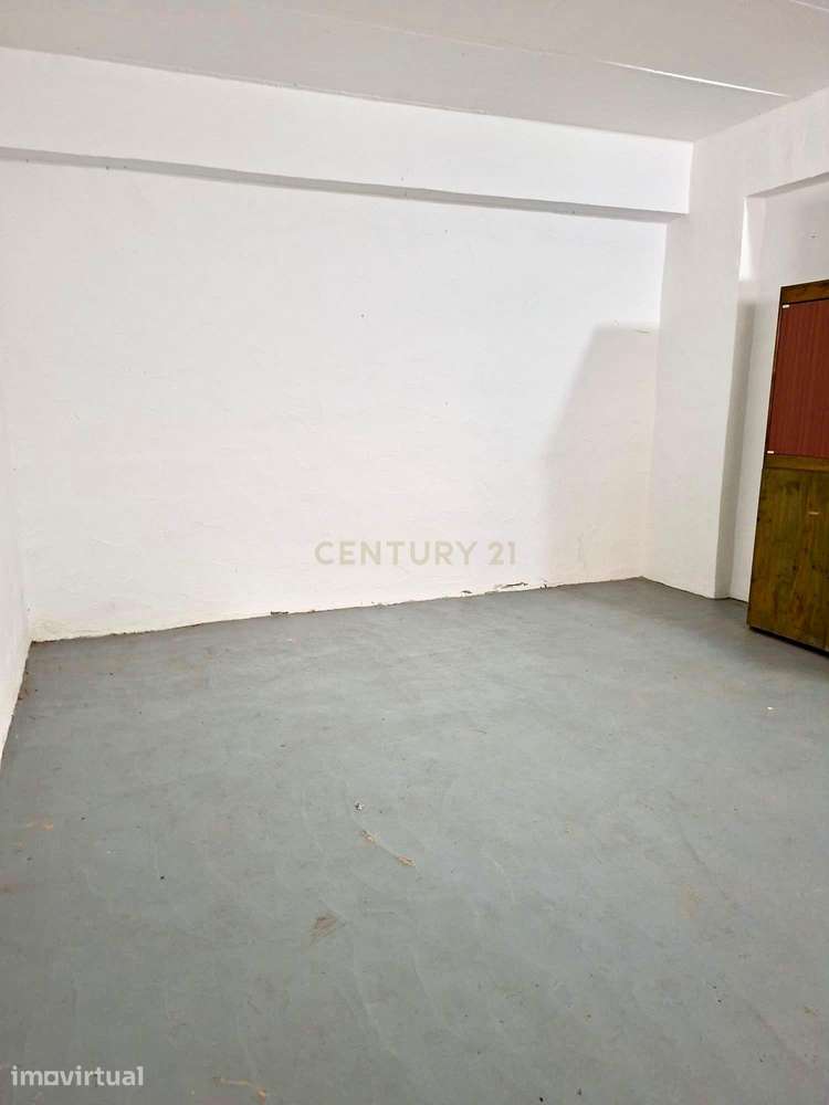 Arrecadação Multifuncional com 17 m² e Luz Natural – Condomínio Quintã - Grande imagem: 5/15