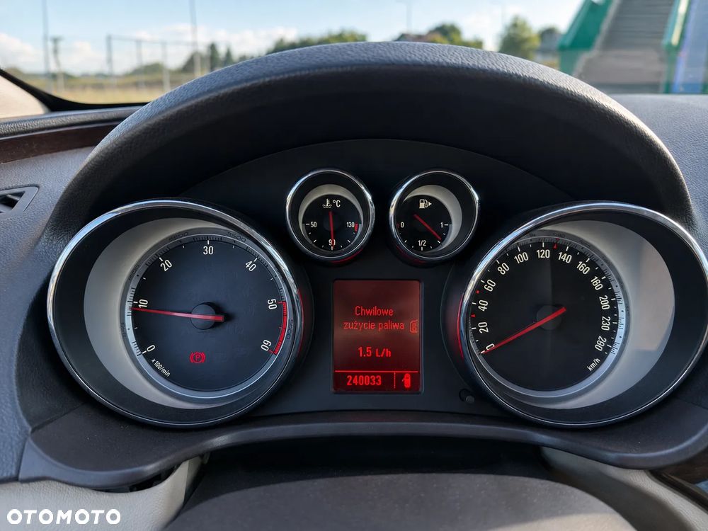 Opel Insignia - 8