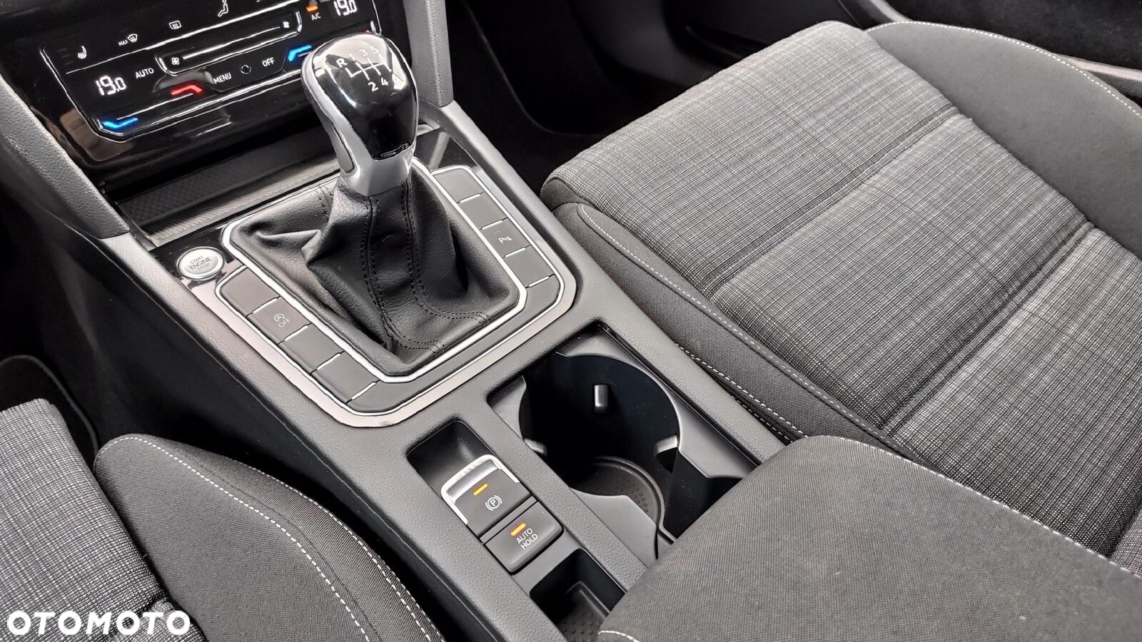 Volkswagen Passat - 26