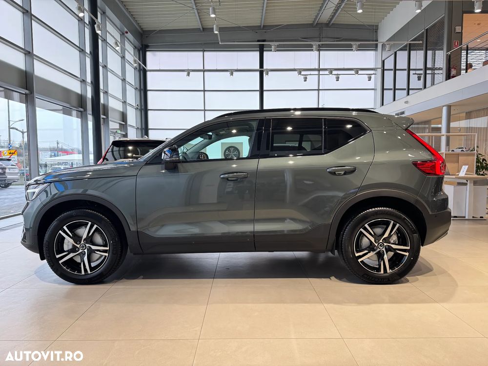 Volvo XC 40 B3 AT FWD MHEV Plus Dark - 9