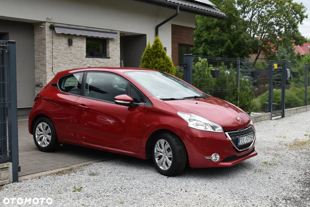 Peugeot 208 - 5