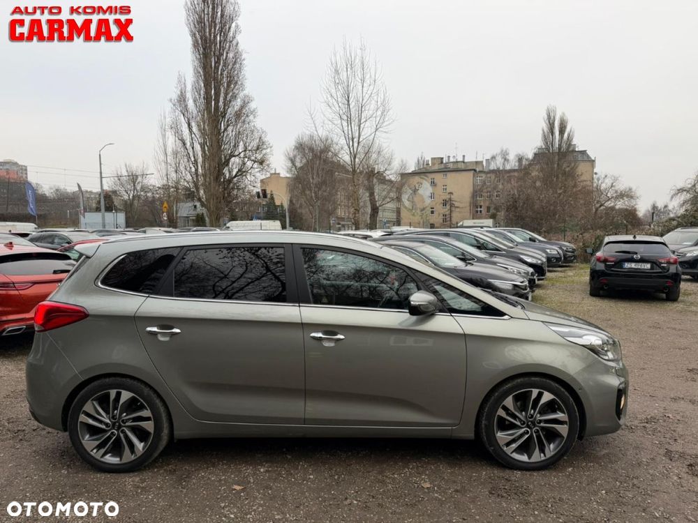 Kia Carens - 8