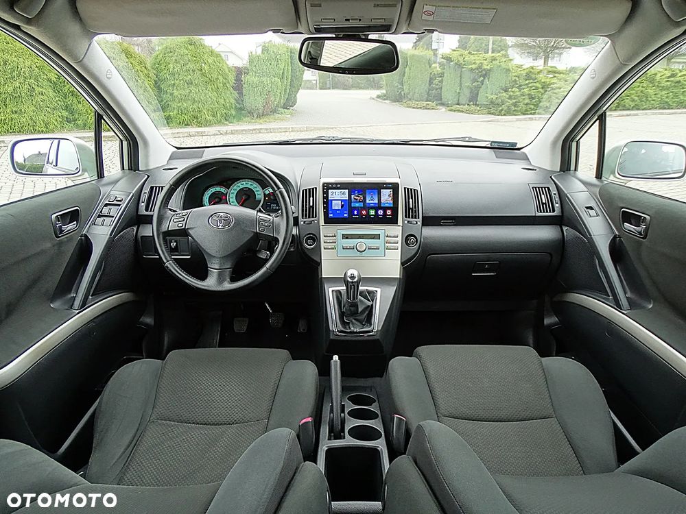 Toyota Corolla Verso 1.8 Prestige 7os - 32