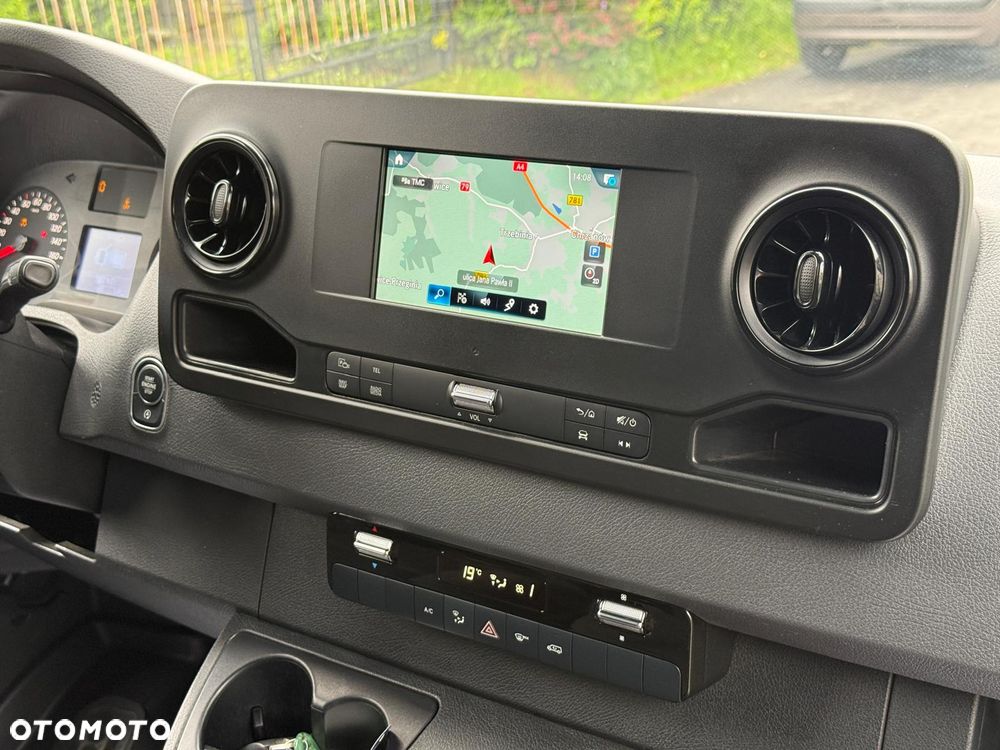 Mercedes-Benz SPRINTER - 13
