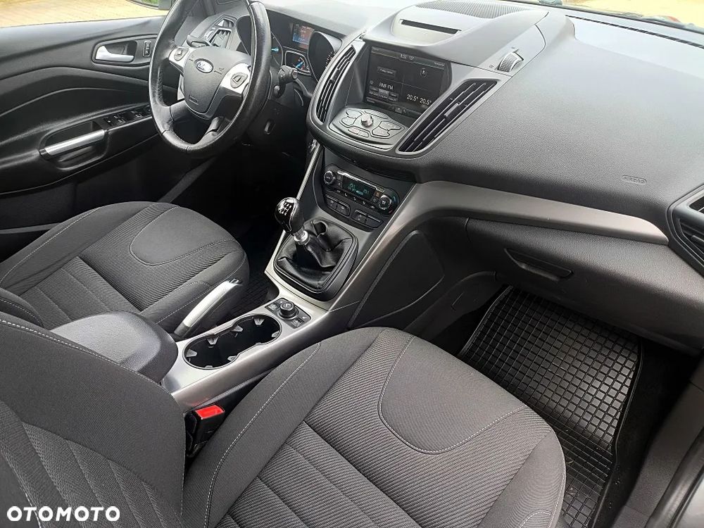 Ford Kuga 2.0 TDCi 2x4 SYNC - 36