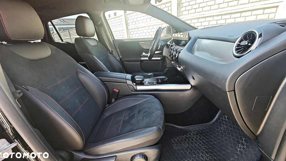 Mercedes-Benz GLA 200 d 8G-DCT AMG Line - 26