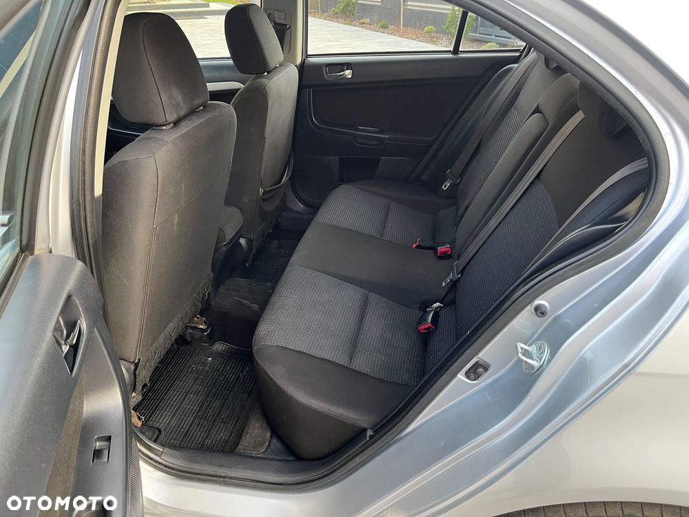 Mitsubishi Lancer 1.8 Invite - 7