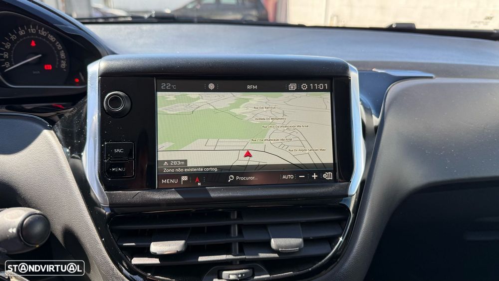 Peugeot 208 1.5 BlueHDi Signature - 32