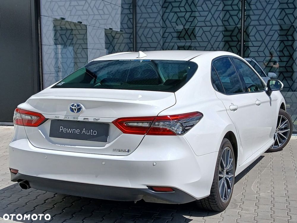 Toyota Camry - 12