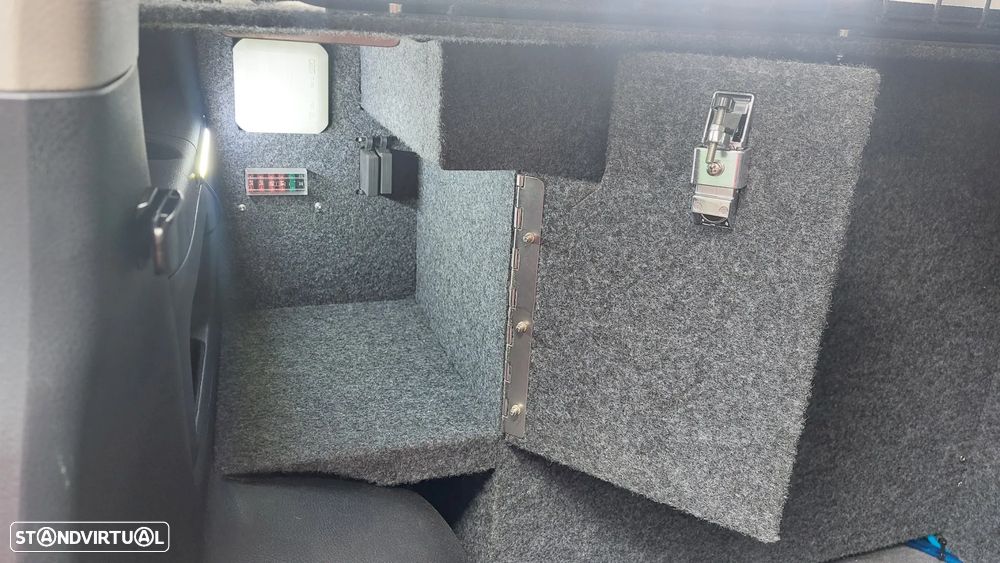 Toyota Land Cruiser 4.5 D-4D V8 - 39