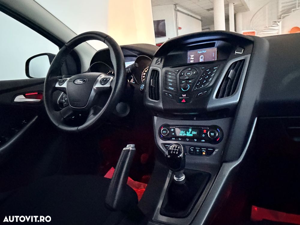 Ford Focus 1.6 TDCI ECOnetic 88g Start-Stopp-System Titanium - 25