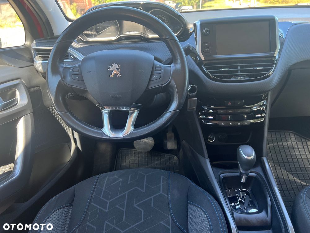 Peugeot 2008 1.2 Pure Tech Style S&S EAT6 - 6