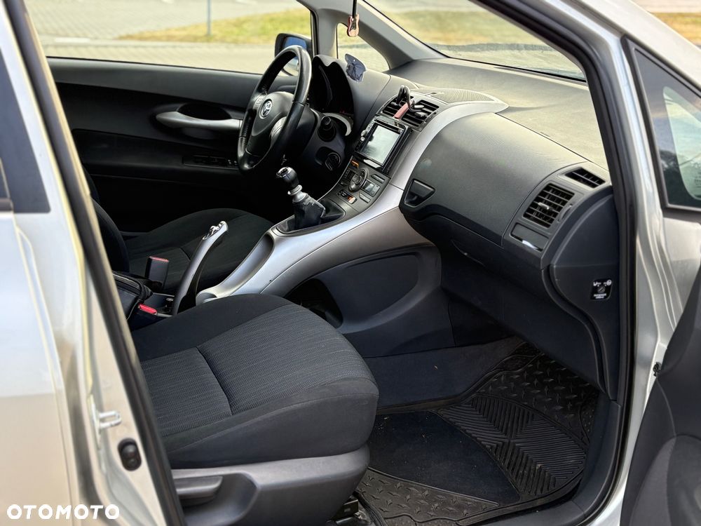 Toyota Auris 2.0 D-4D Prestige - 12