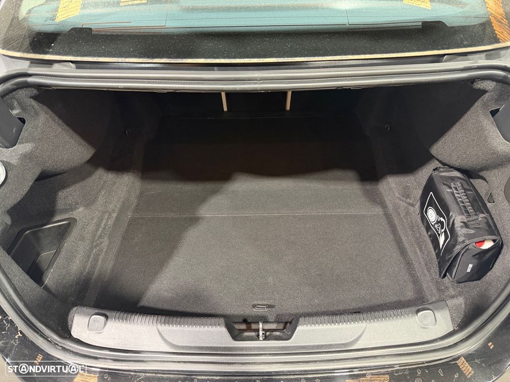 Jaguar XE 2.0 D Portfolio Aut. - 11