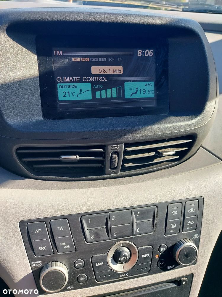 Nissan Almera Tino tekna - 8