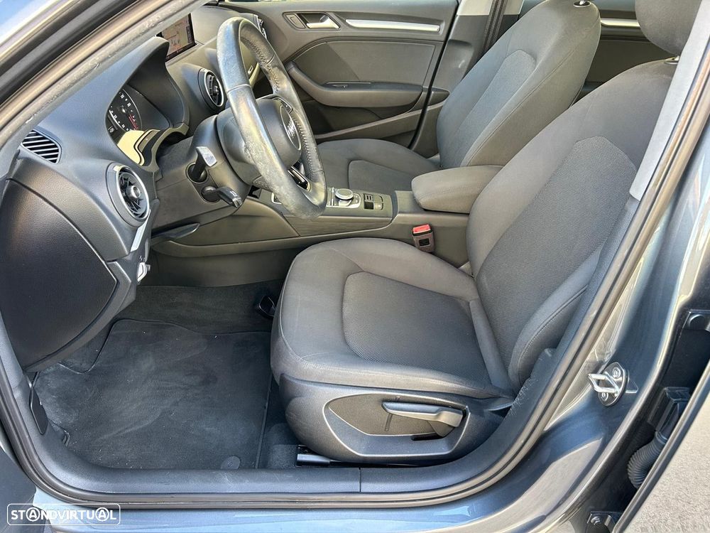 Audi A3 Sportback 30 TDI Sport - 37