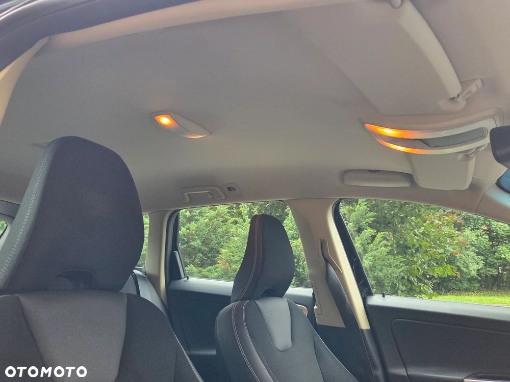 Volvo XC 60 D4 Geartronic Momentum - 32