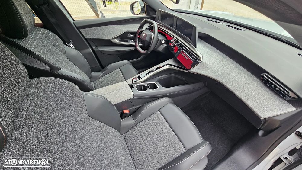 Peugeot 5008 1.2 Hybrid Allure e-DCS6 - 14