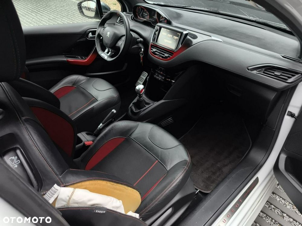 Peugeot 208 - 11