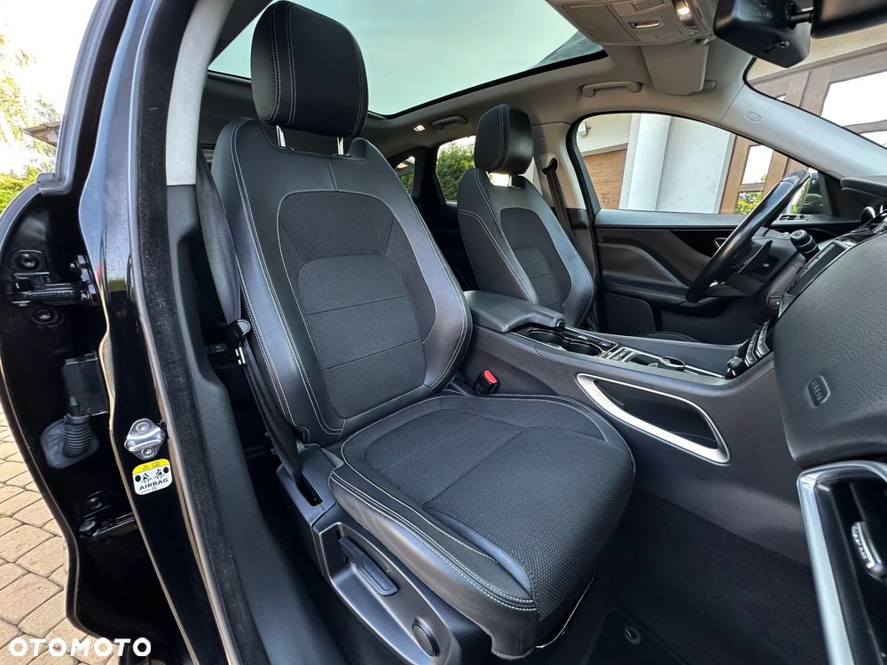 Jaguar F-Pace 20d R-Sport - 26