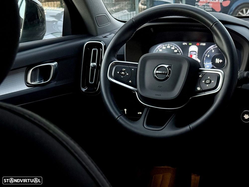 Volvo XC 40 1.5 T2 Momentum Plus - 11