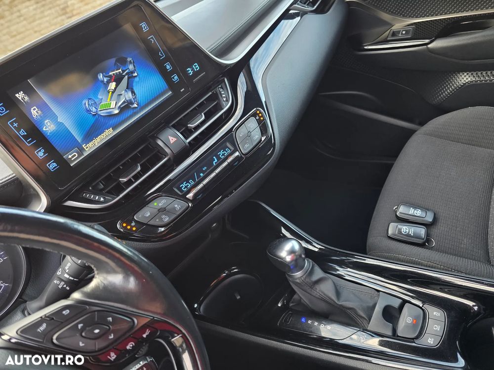Toyota C-HR Hybrid Club - 14
