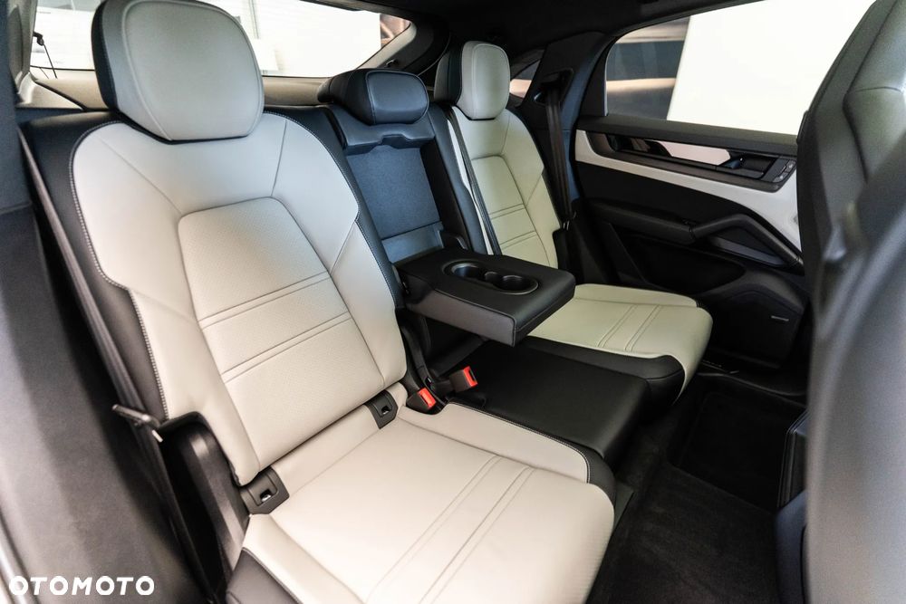 Porsche Cayenne E-Hybrid PHEV Black Edition - 14