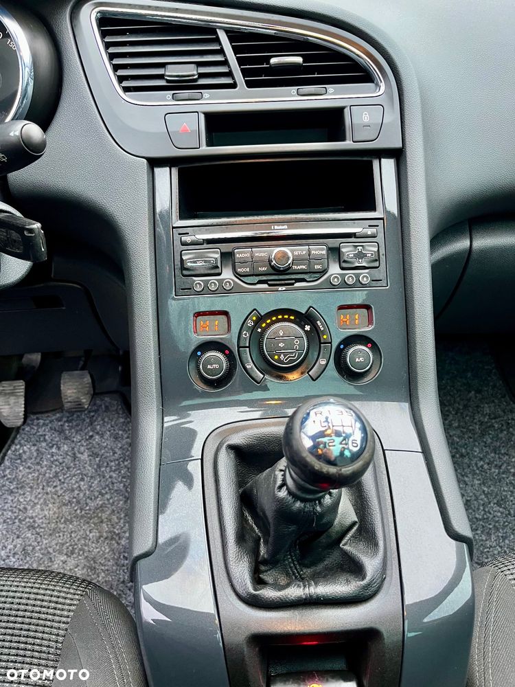 Peugeot 5008 HDI FAP 150 Allure - 19