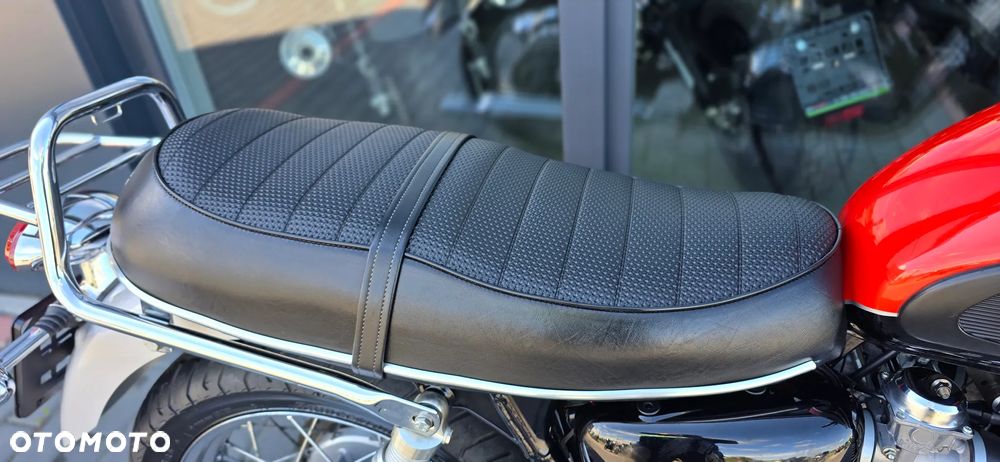 Triumph Bonneville - 15