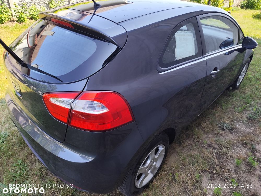 Kia Rio - 4