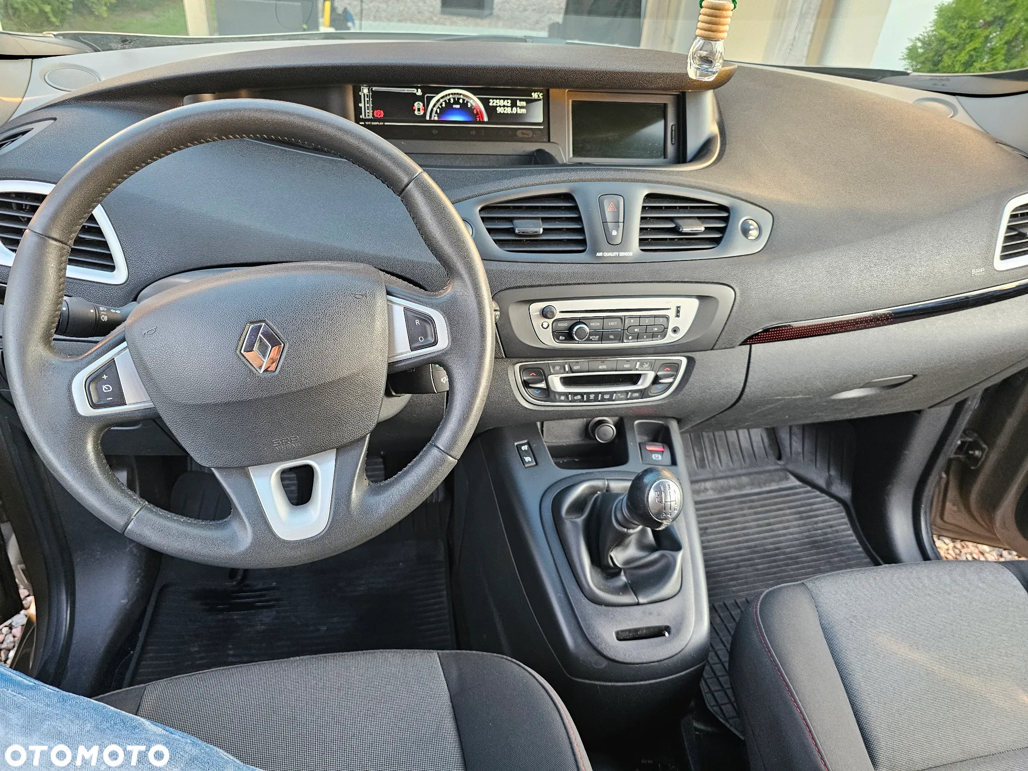 Renault Scenic 1.6 16V 110 LIMITED - 11